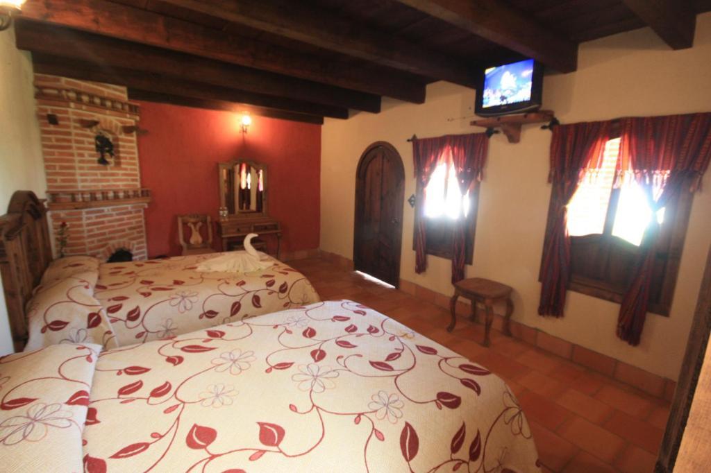 Hotel Santo Tomas Mexico San Cristobal De Las Casas Room photo