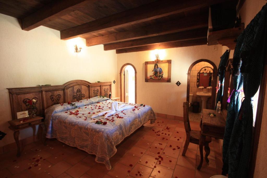 Hotel Santo Tomas Mexico San Cristobal De Las Casas Room photo