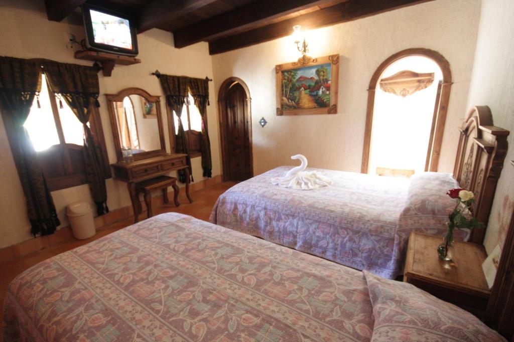 Hotel Santo Tomas Mexico San Cristobal De Las Casas Room photo